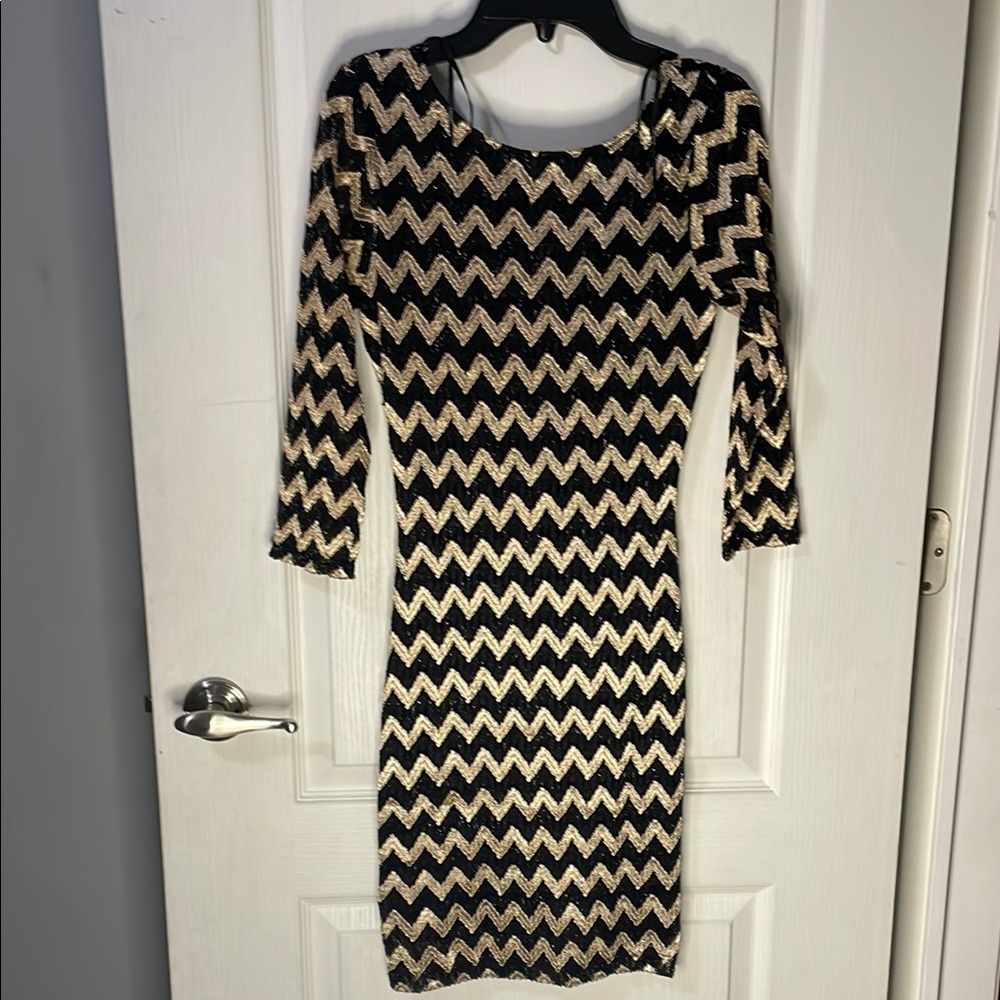 Forever 21 Black and Gold Long Sleeve Dress